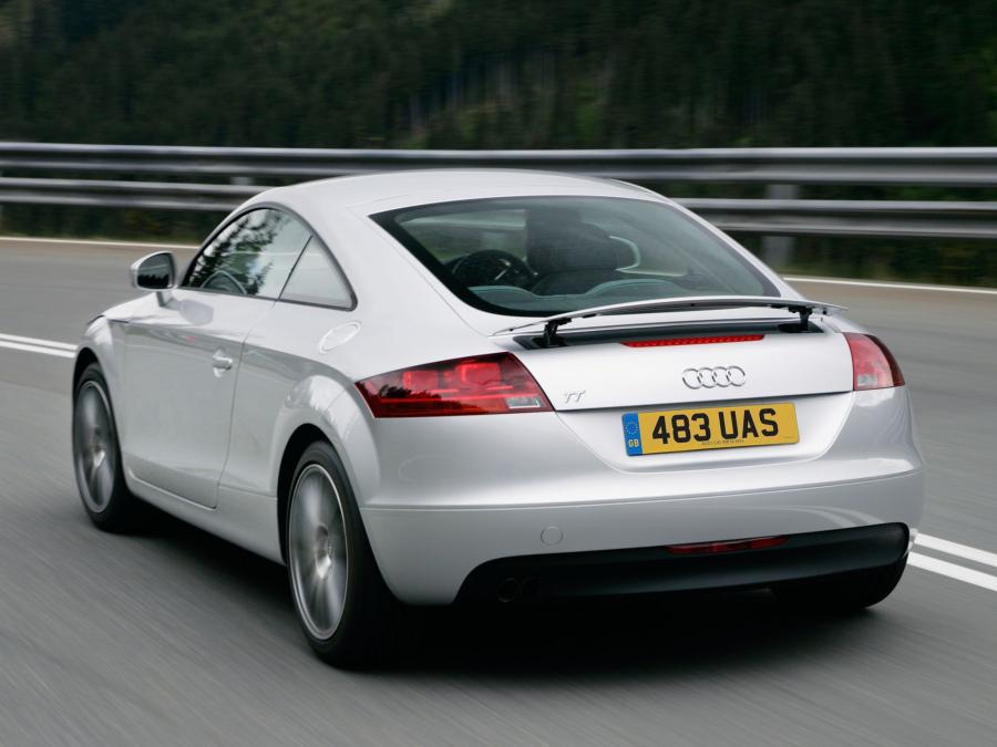  Audi TT Coupe (8J) 2006 года  (UK) (фото 16 из 20)